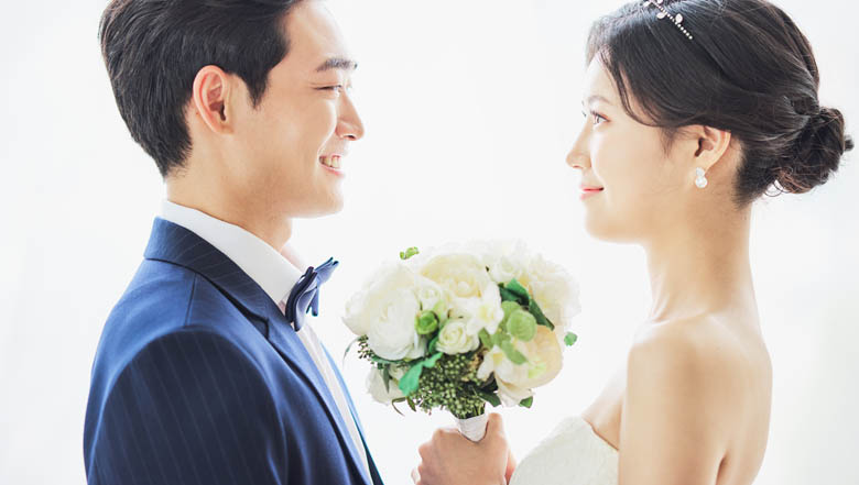 結婚式の男女